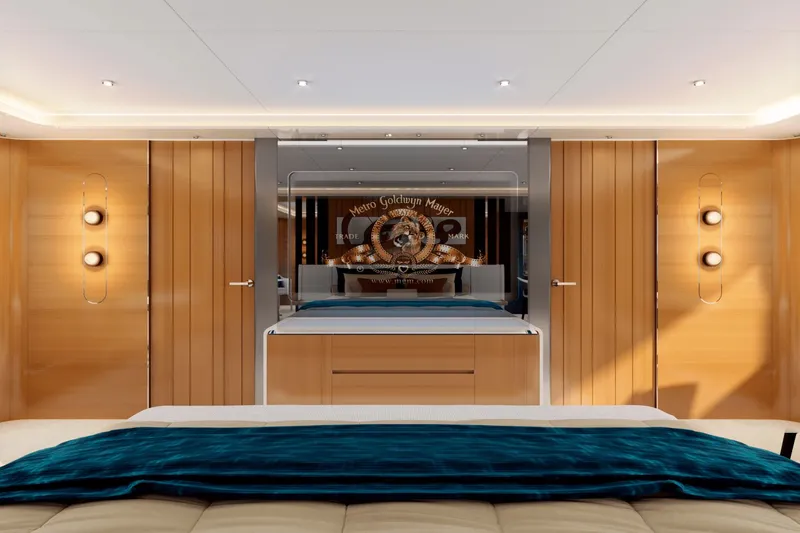  Yacht Photos Pics Luxurious bedroom in Ocean Alexander 35P yacht model 2026.