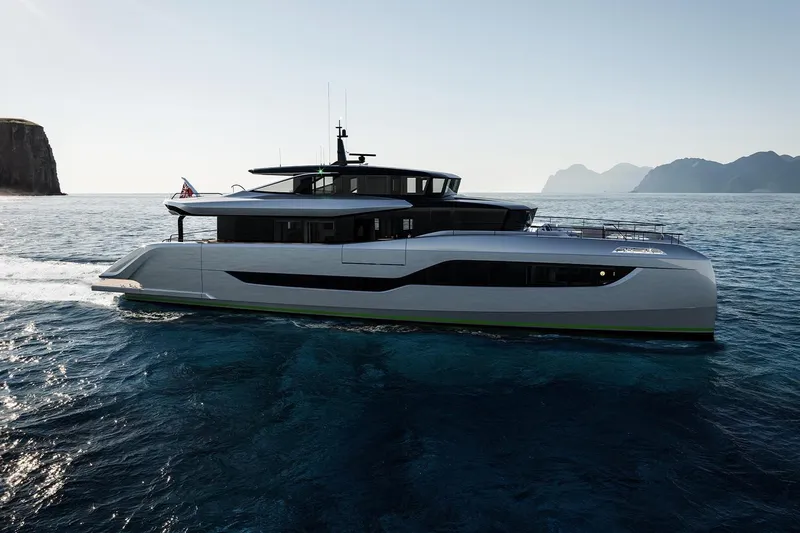  Yacht Photos Pics Luxury Sunreef Ultima 111 yacht cruising on the ocean, 2026 model.