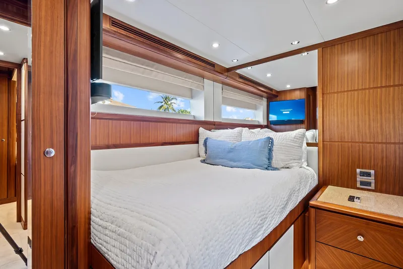 "claire" Yacht Photos Pics 