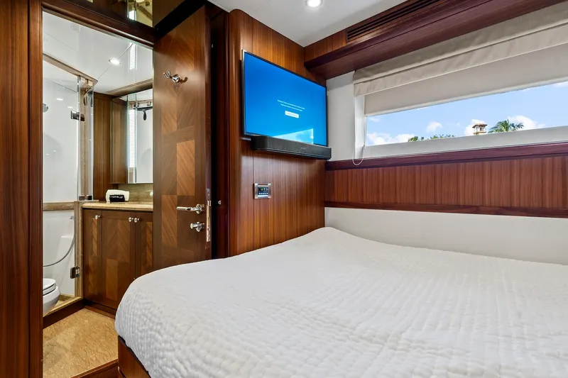 "claire" Yacht Photos Pics 