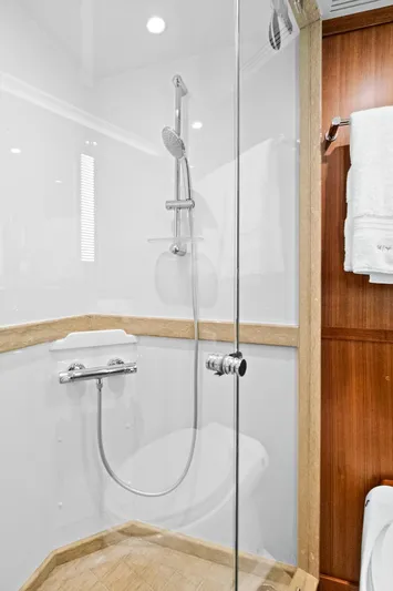 "claire" Yacht Photos Pics 