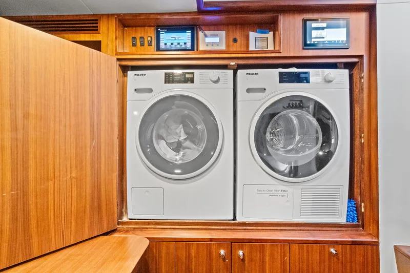 "claire" Yacht Photos Pics 