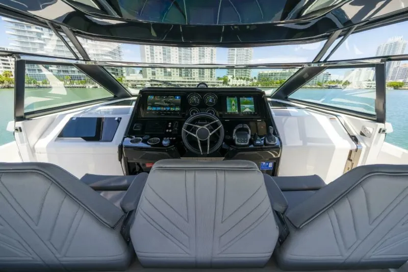  Yacht Photos Pics 2024 Sunseeker Superhawk 55 - Image 30