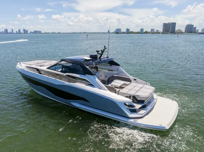  Yacht Photos Pics 2024 Sunseeker Superhawk 55 - Image 10