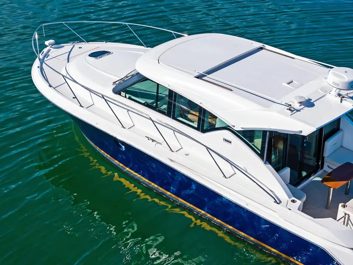 Dun Doc'n Yacht Photos Pics 