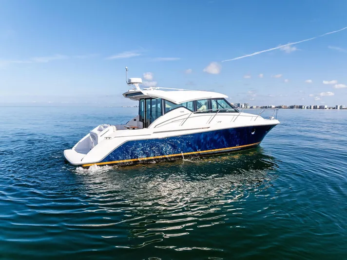 Dun Doc'n Yacht Photos Pics 