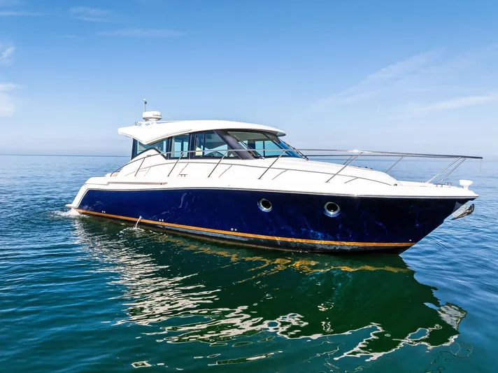 Dun Doc'n Yacht Photos Pics 