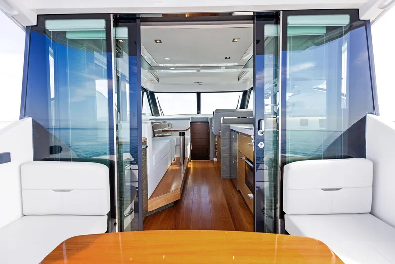 Dun Doc'n Yacht Photos Pics 