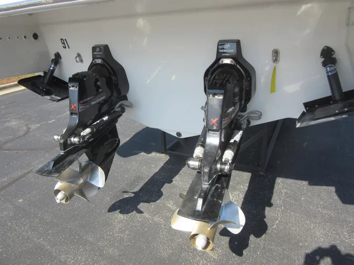  Yacht Photos Pics 2019 Formula 350 CBR