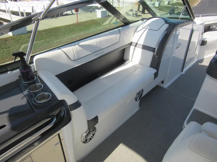  Yacht Photos Pics 2019 Formula 350 CBR