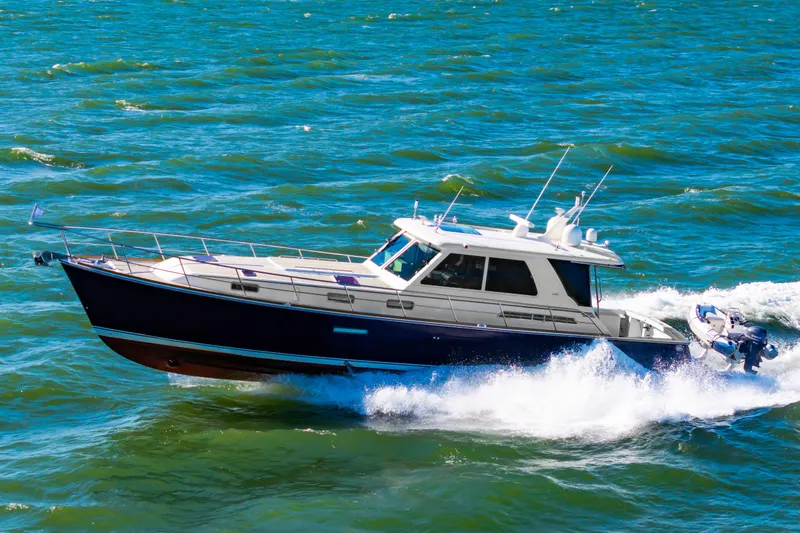 Cur Non Yacht Photos Pics 