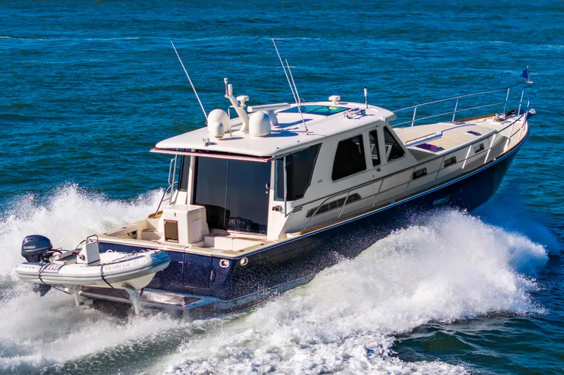 Cur Non Yacht Photos Pics 