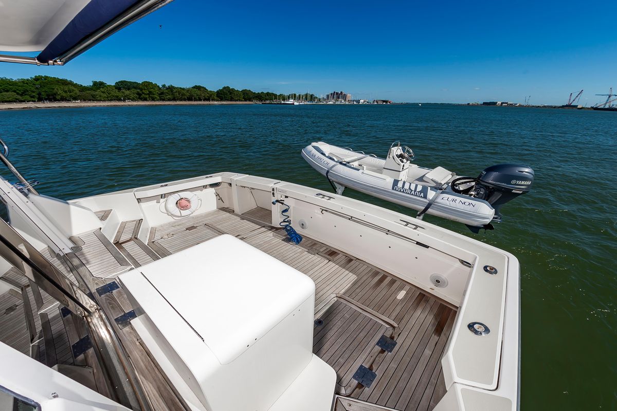 2009 Sabre 52 