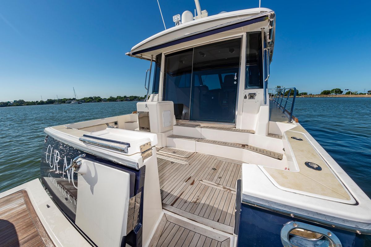 2009 Sabre 52 