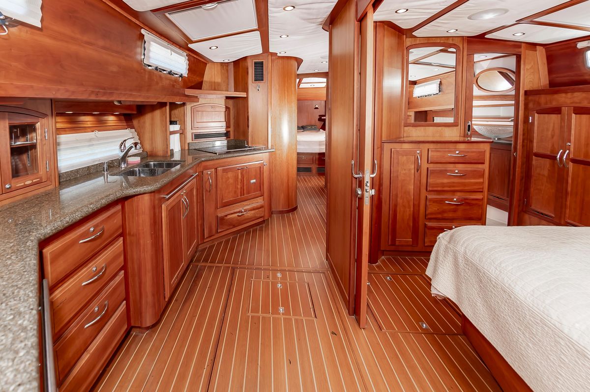 2009 Sabre 52 