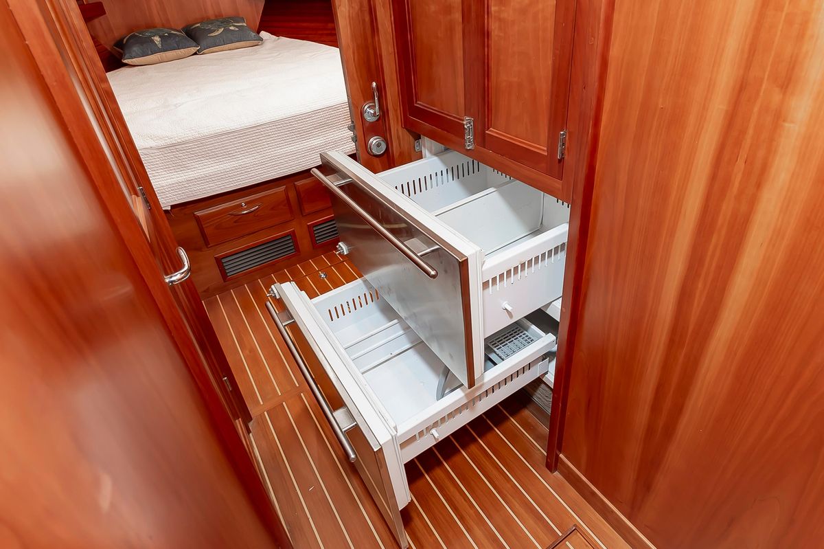 2009 Sabre 52 