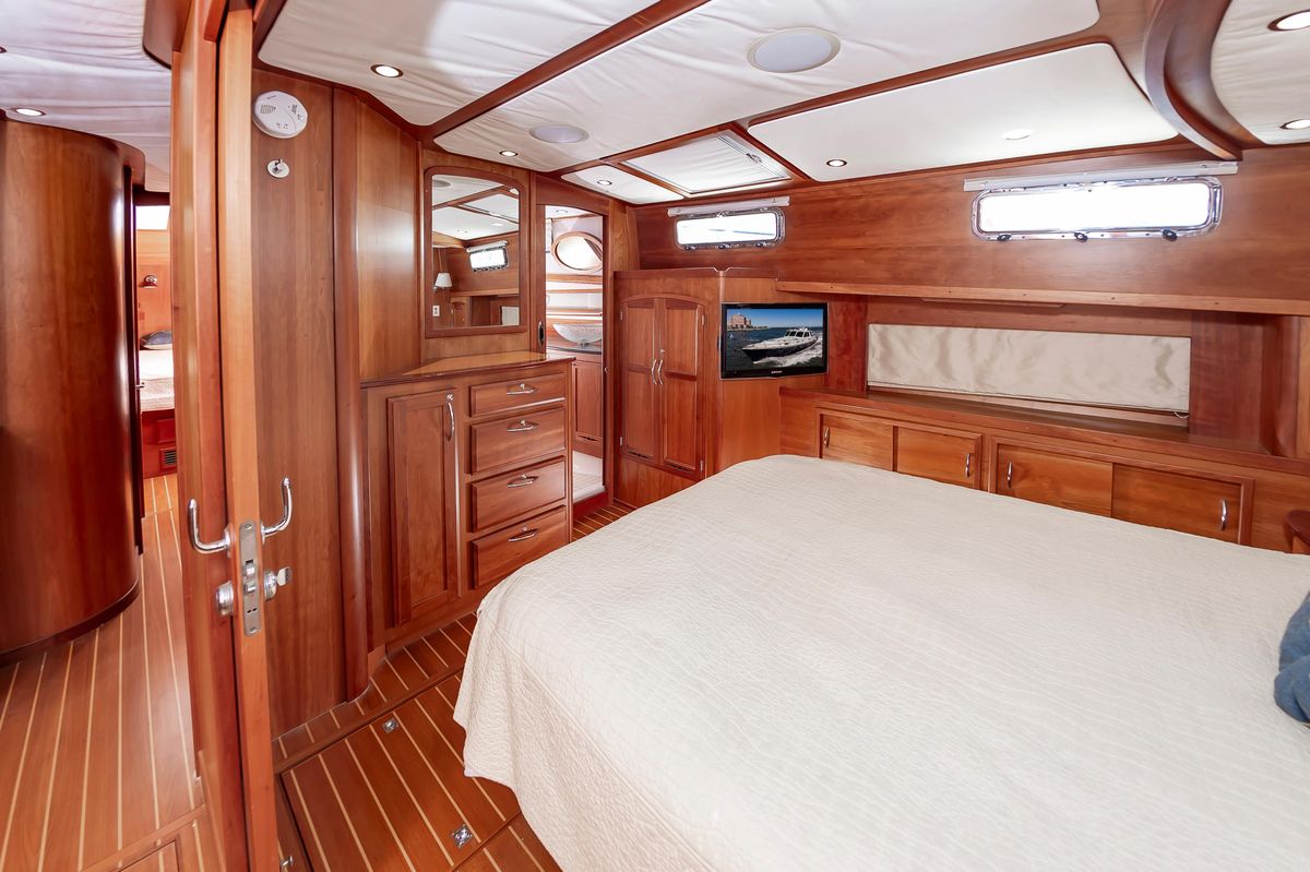 2009 Sabre 52 