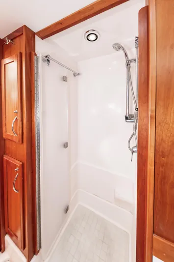 Cur Non Yacht Photos Pics 