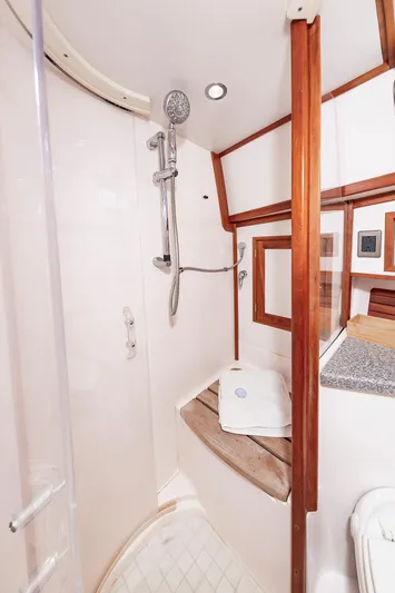 Cur Non Yacht Photos Pics 