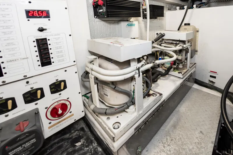 Cur Non Yacht Photos Pics 