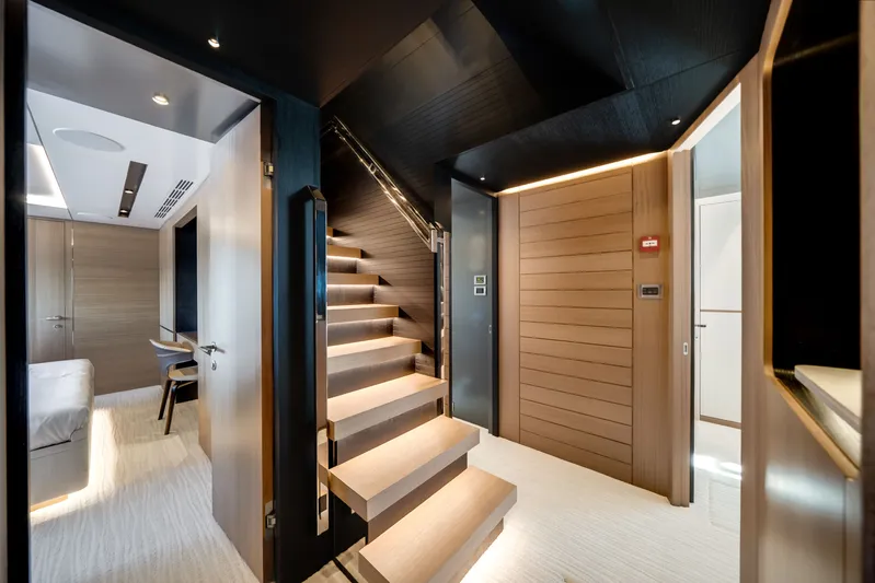  Yacht Photos Pics Luxurious interior of Ocean Alexander 35P yacht, year 2026.