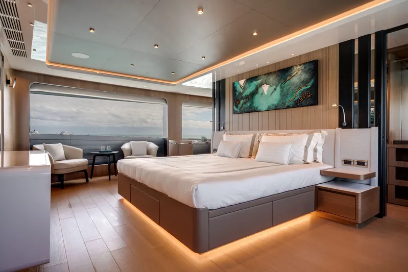  Yacht Photos Pics Luxurious cabin of Ocean Alexander 35P yacht, model year 2026.