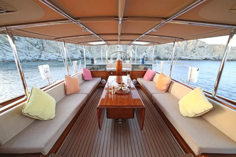 Zenith Yacht Photos Pics Cockpit