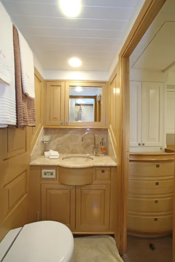 Zenith Yacht Photos Pics Bathroom