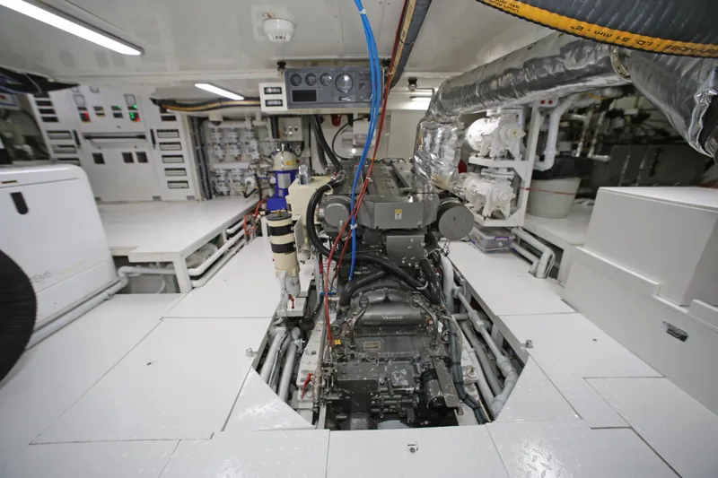 Zenith Yacht Photos Pics Engine room