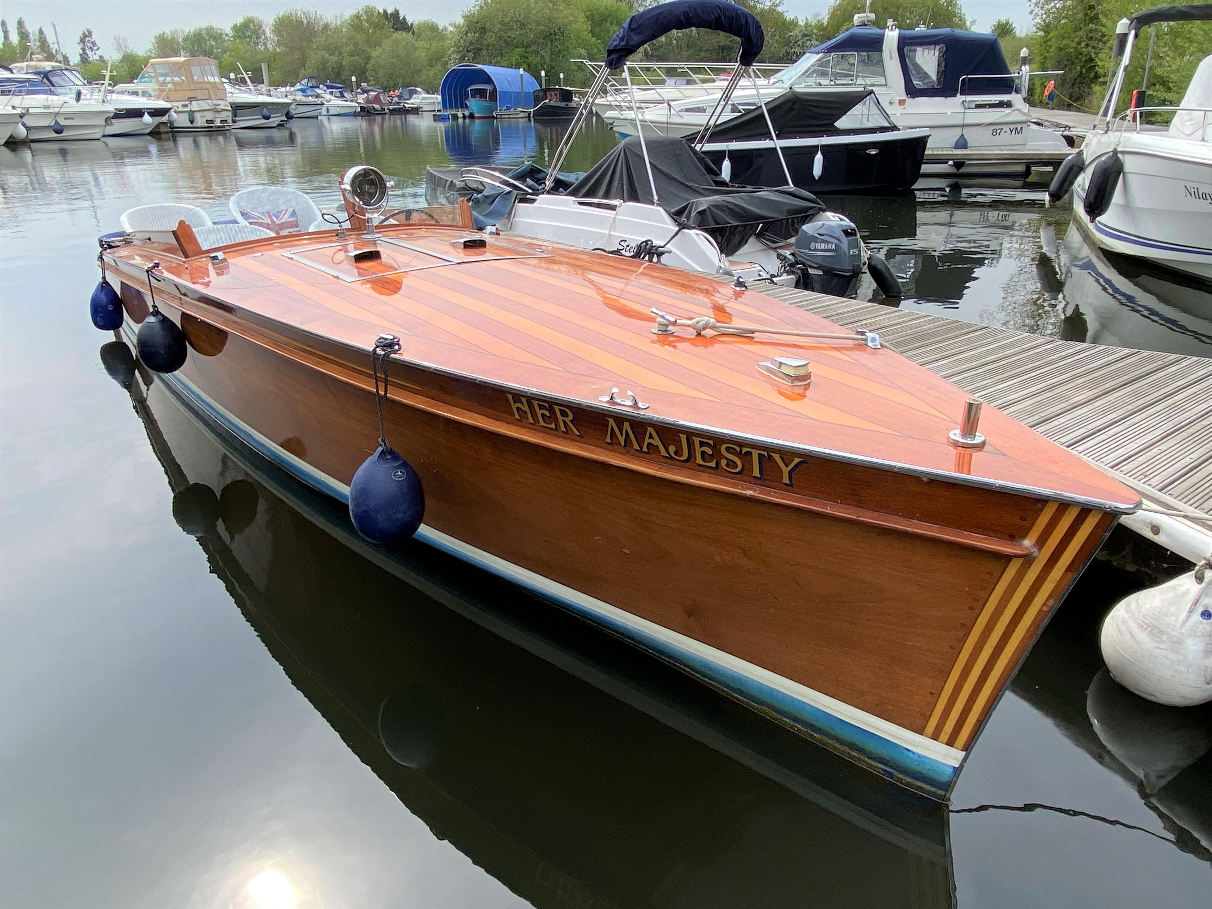 Classic Craft Slipper Launch 9m 1990 Berkshire Boats and Outboards