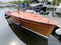 1990 Classic Craft Slipper Launch
