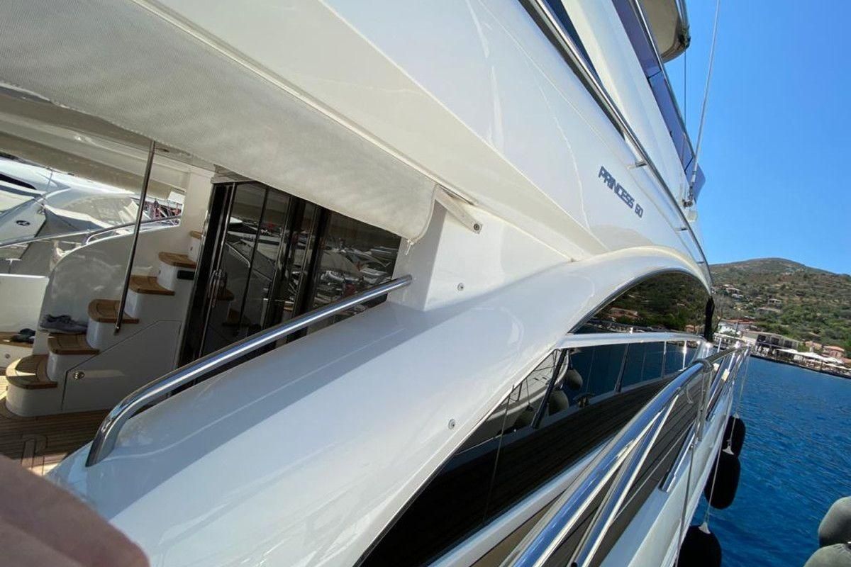 2016 Princess 61 