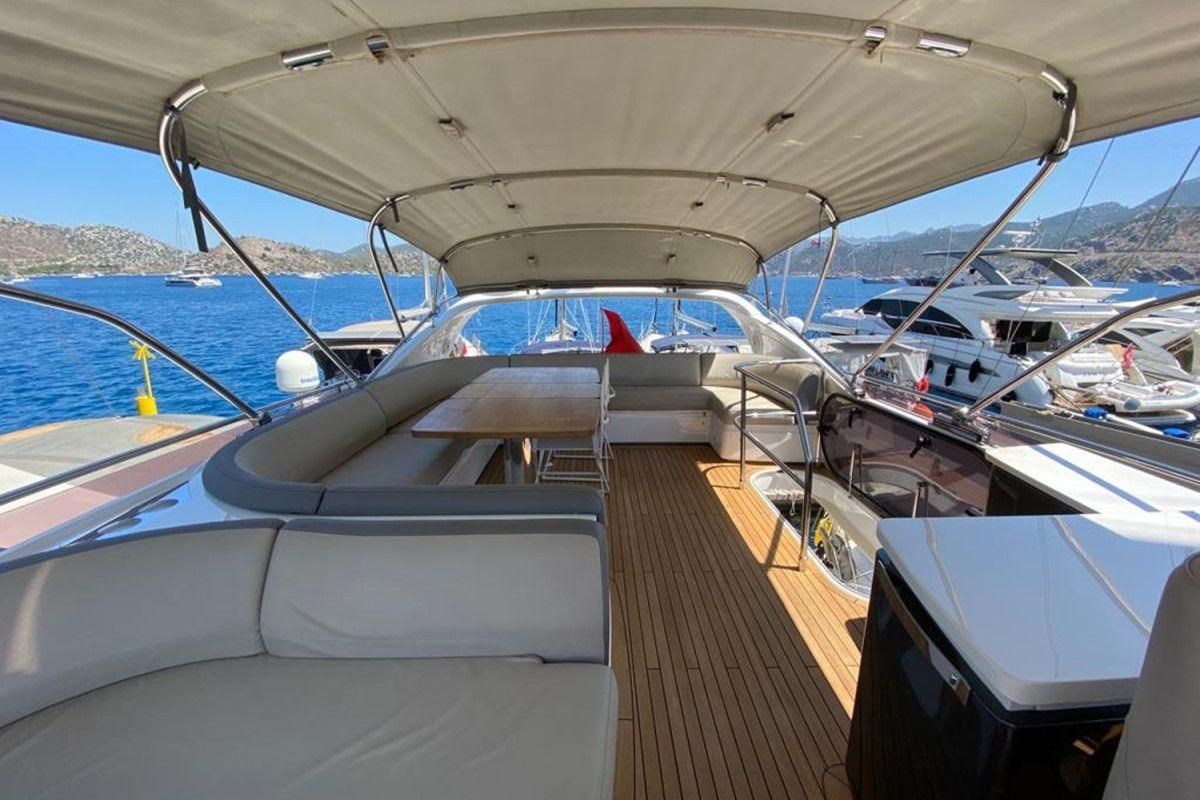 2016 Princess 61 