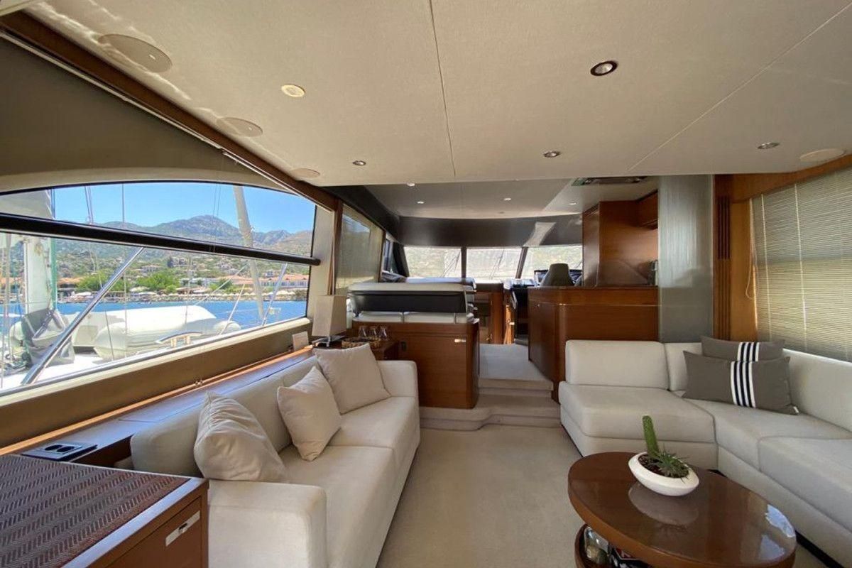 2016 Princess 61 