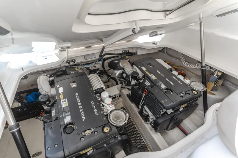 Niksen Yacht Photos Pics Engine room of 2013 Tiara Yachts 3500 Sovran with Volvo Penta engines.