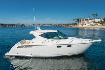 Tiara Yachts 3500 Sovran