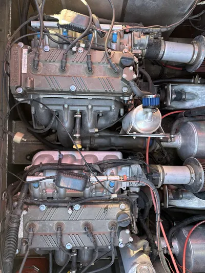 Scream Machine Yacht Photos Pics Engine components of a 2016 Smoky Mountain 25 Passenger Jet Boat.