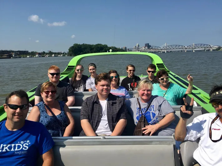 Scream Machine Yacht Photos Pics Group enjoying a ride on a 2016 Smoky Mountain 25 Passenger Jet Boat.