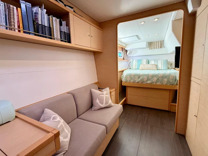 Salty Breeze Yacht Photos Pics 