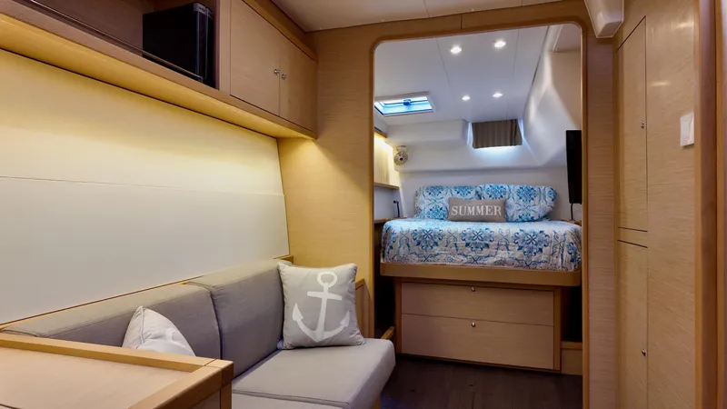 Salty Breeze Yacht Photos Pics 