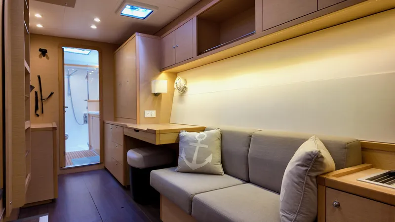 Salty Breeze Yacht Photos Pics 