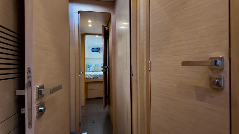 Salty Breeze Yacht Photos Pics 