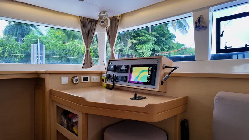 Salty Breeze Yacht Photos Pics 