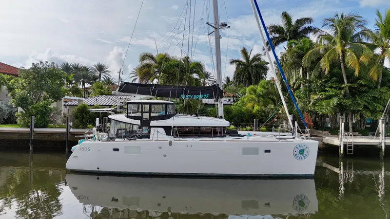 Salty Breeze Yacht Photos Pics 