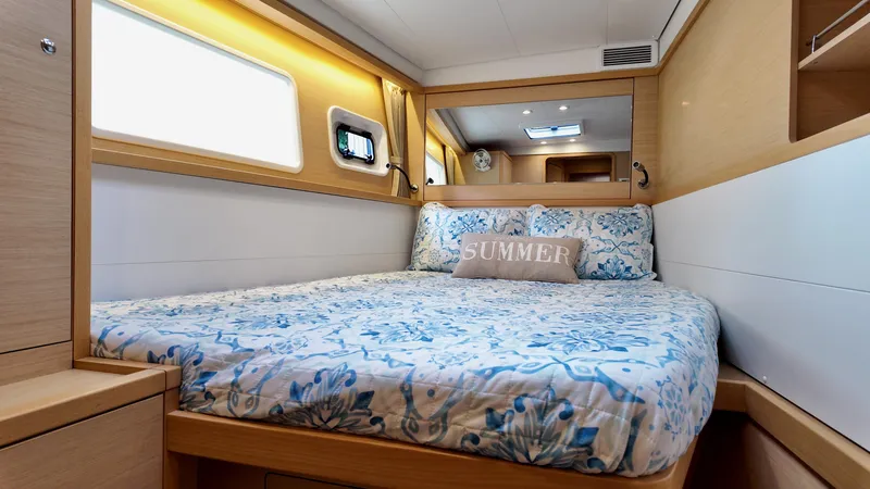 Salty Breeze Yacht Photos Pics 