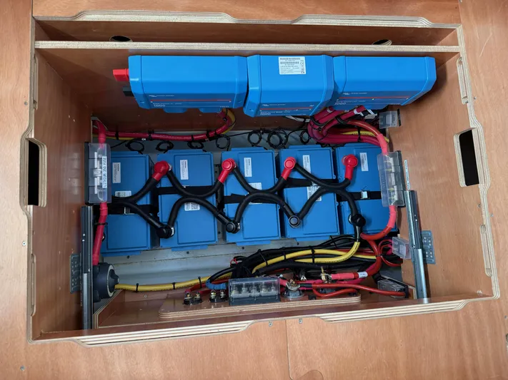 Salty Breeze Yacht Photos Pics 