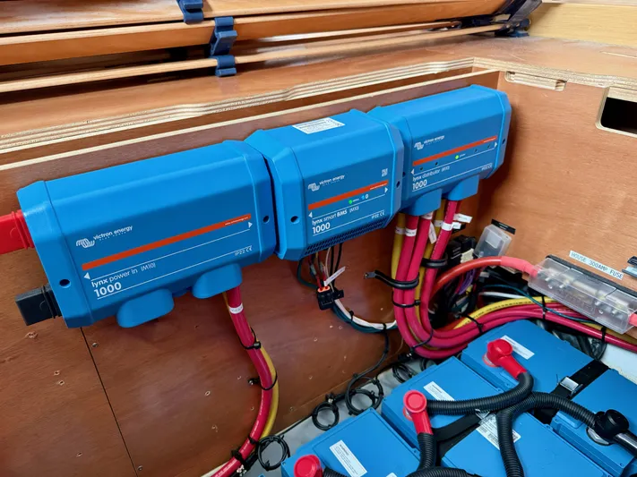 Salty Breeze Yacht Photos Pics 