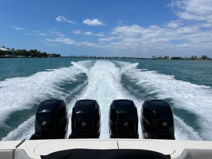 Yeah Buddy! Yacht Photos Pics 