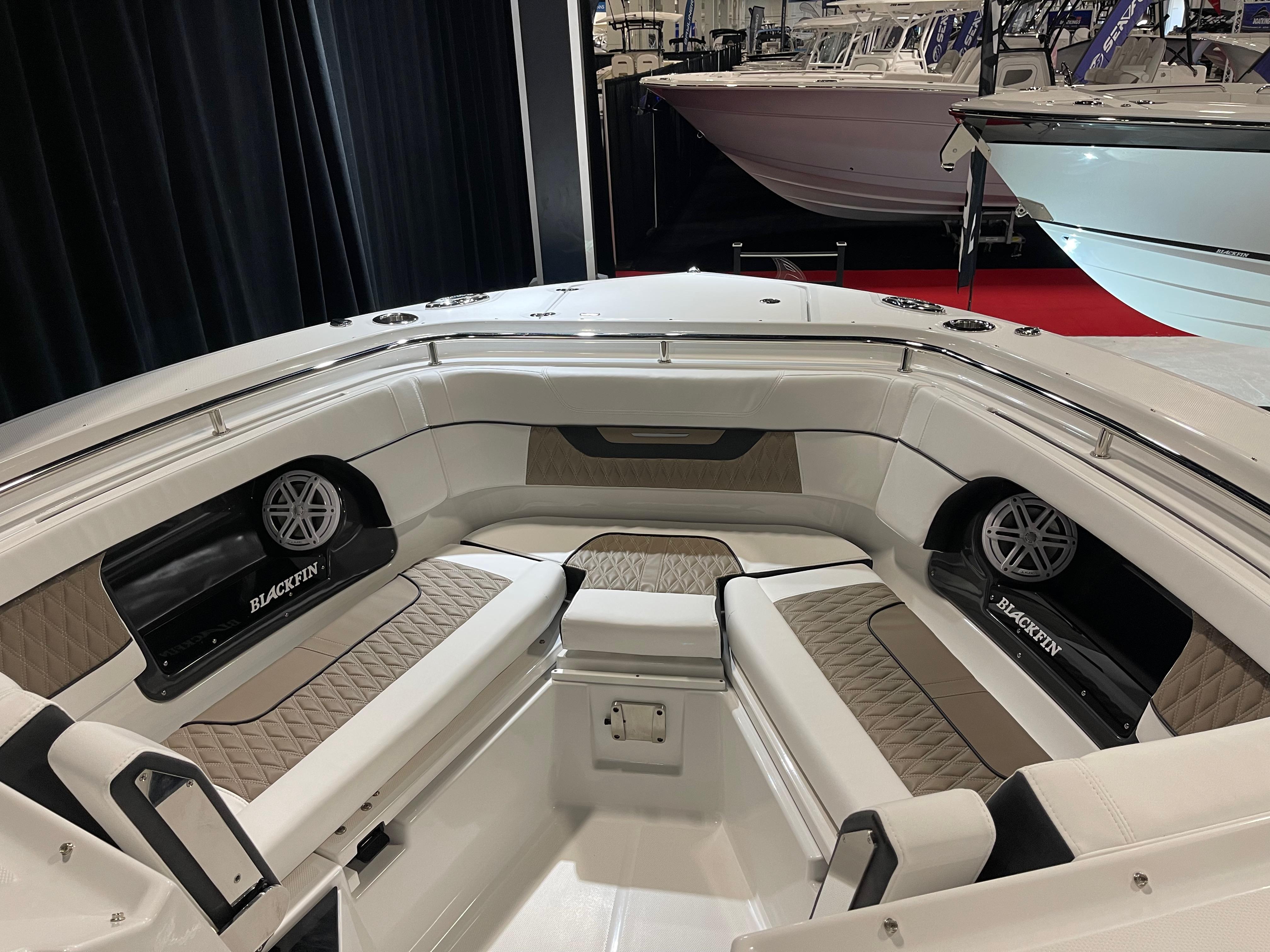 2024 Blackfin 302 DC Dual Console for sale - YachtWorld