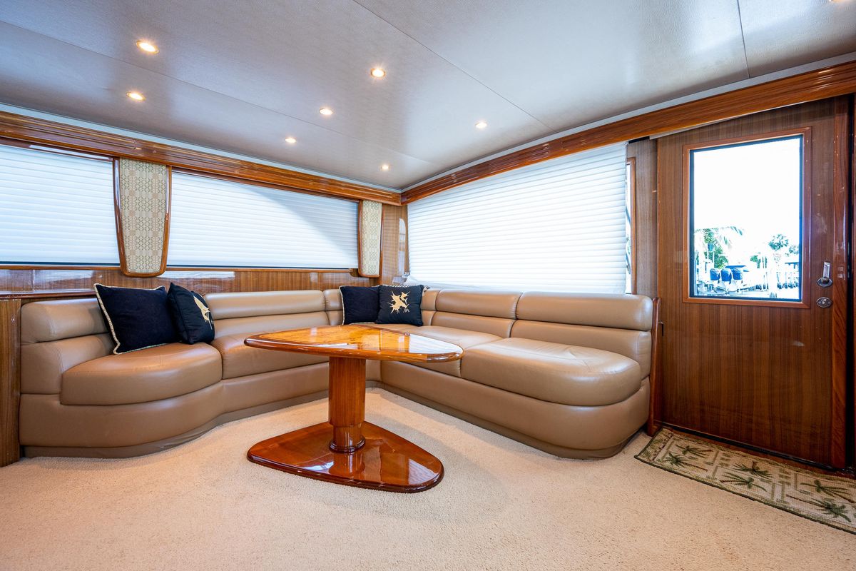 2005 Viking 74 